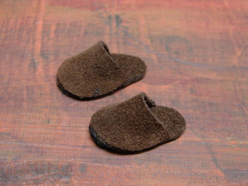 How to make doll slippers